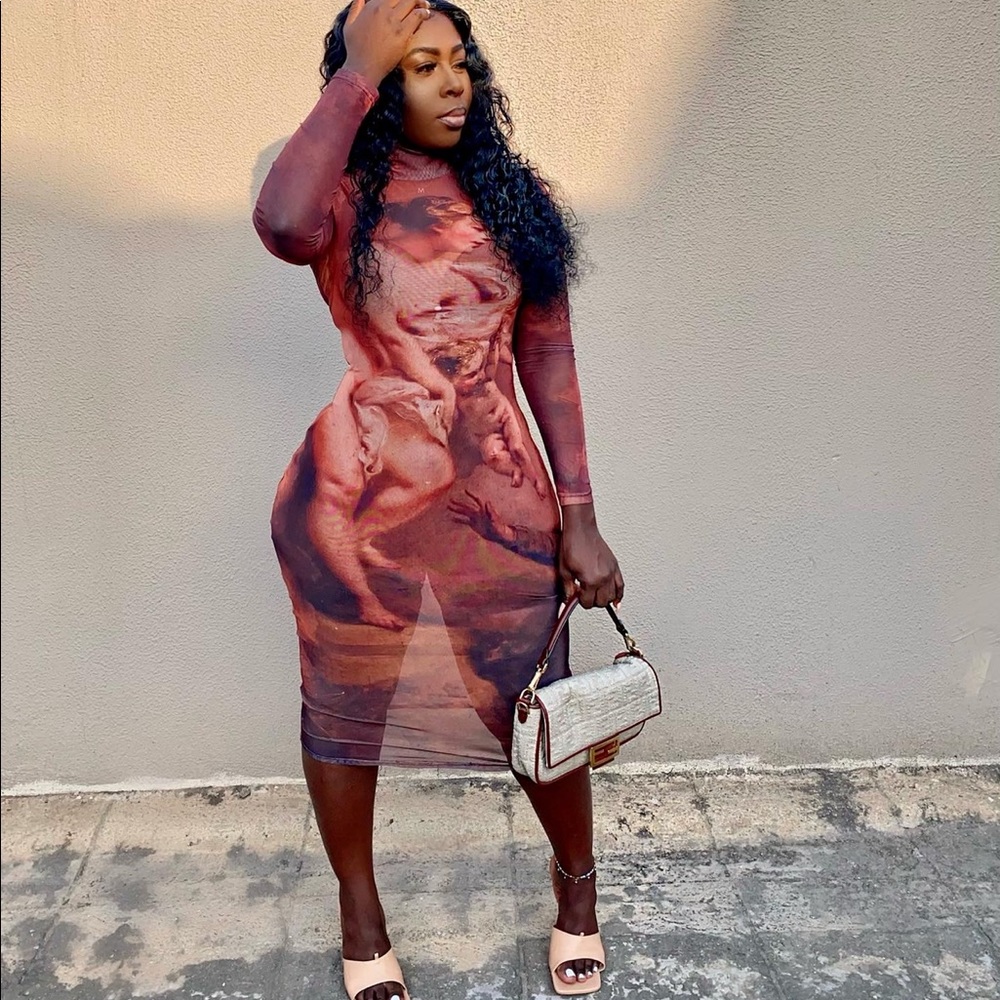 Meet your Posher, Akua